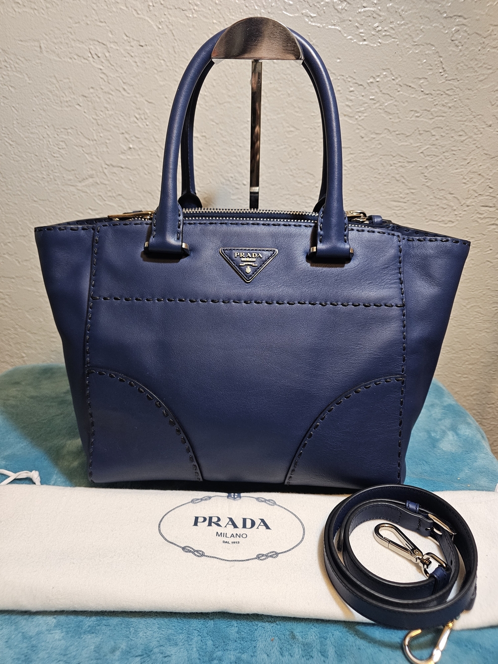 #32147-Prada blue city MM size